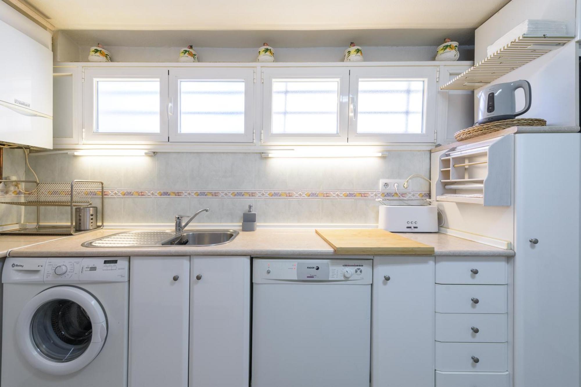 Sabadell Calle, Casa Familiar De 3 Dormitorios Con Terraza Junto Metro Fuencarral 마드리드 외부 사진